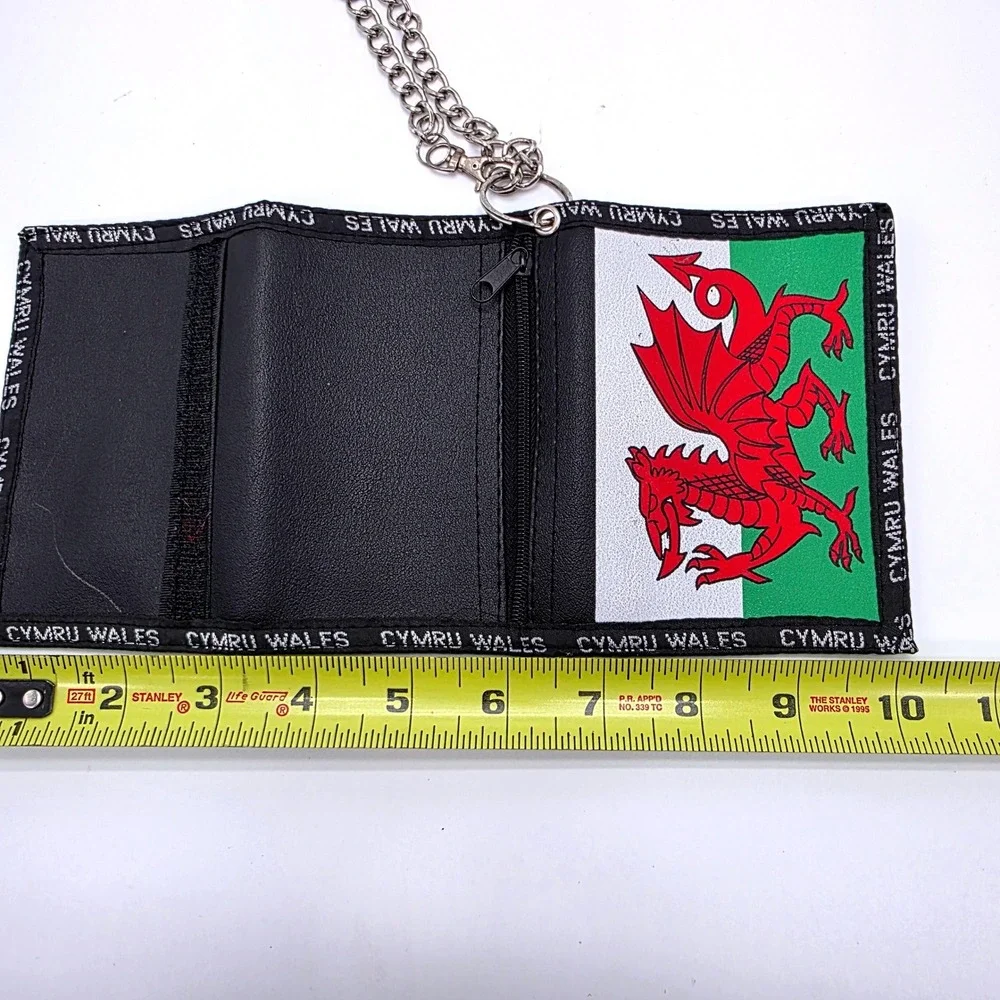 Wales Cymru Red Dragon Flag Trifold Chain Wallet Black Green White Souvenir